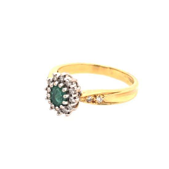 Pre Owned 18ct Emerald and Diamond Cluster Ring ZV864 Pre Owned 18ct Emerald and Diamond Cluster Ring ZV864